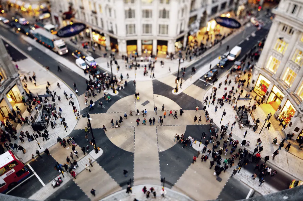 Oxford Circus — architecture and documentary photograph in London, UK, frame 16 of 22.
